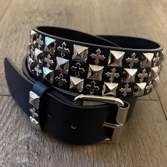 Other - Y2K Unisex Black Vegan Faux Leather Studded Punk Belt w Crosses Men’s Small